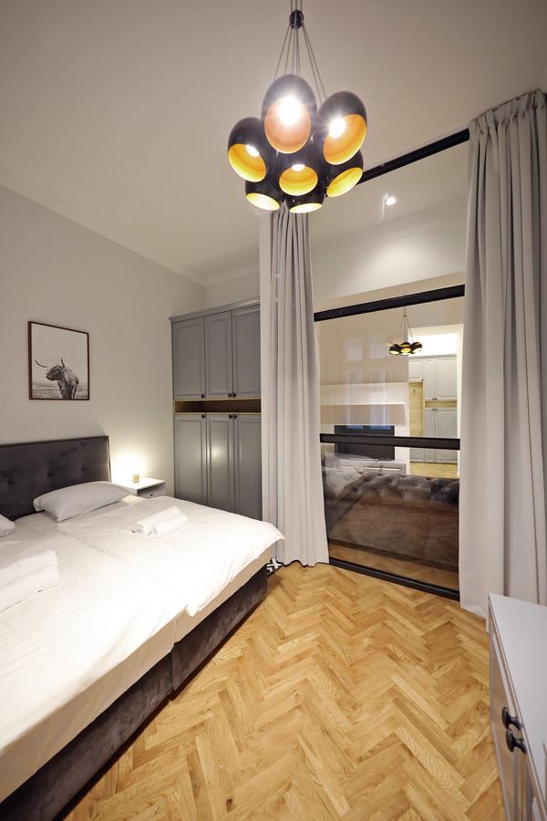 Central Apartments Zagabria Esterno foto